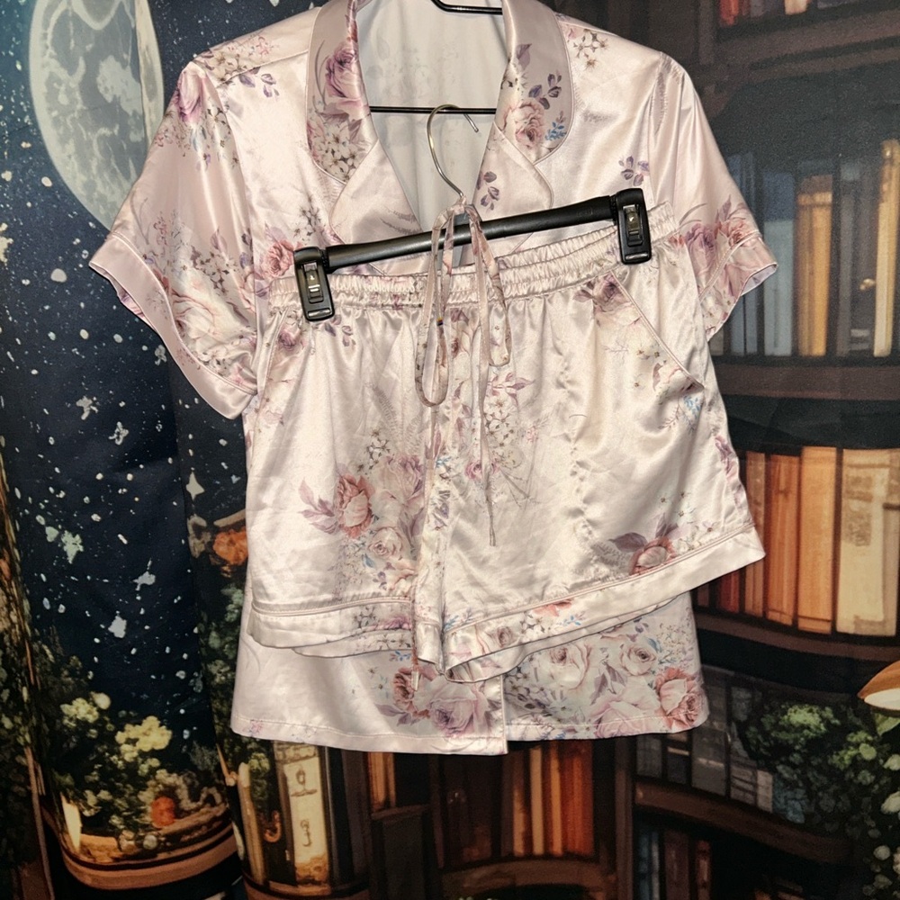 Le Rose Floral Satin Short Sleeve Pajama Set - Light Pink